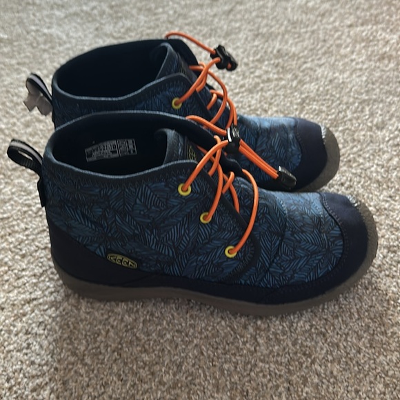 Keen Howser 2 Chukka boot youth size 5 - Picture 2 of 4